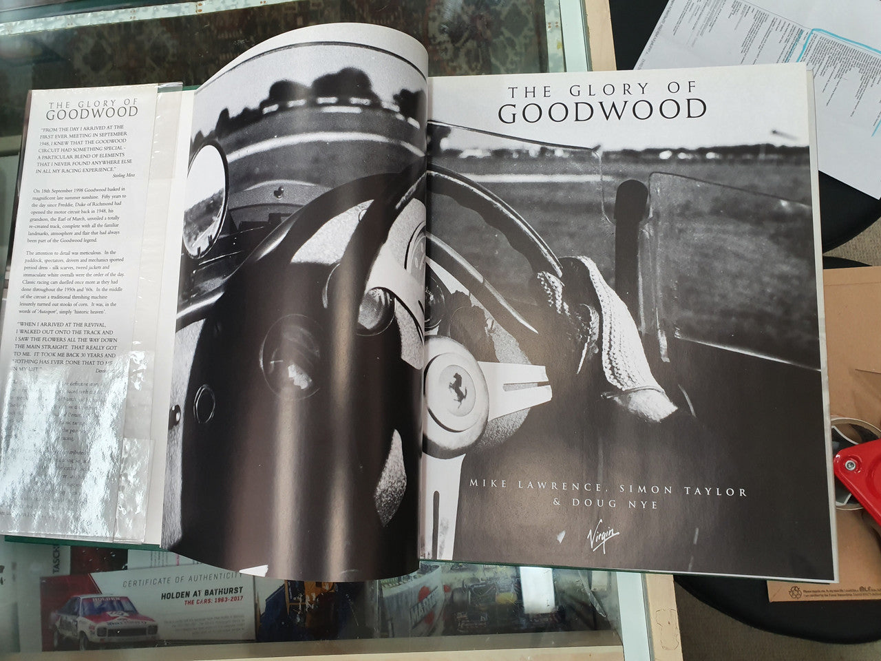 The Glory of Goodwood - The Spiritual Home of British Motor Racing (Hardcover by Mike Lawrence) (9781852278267)