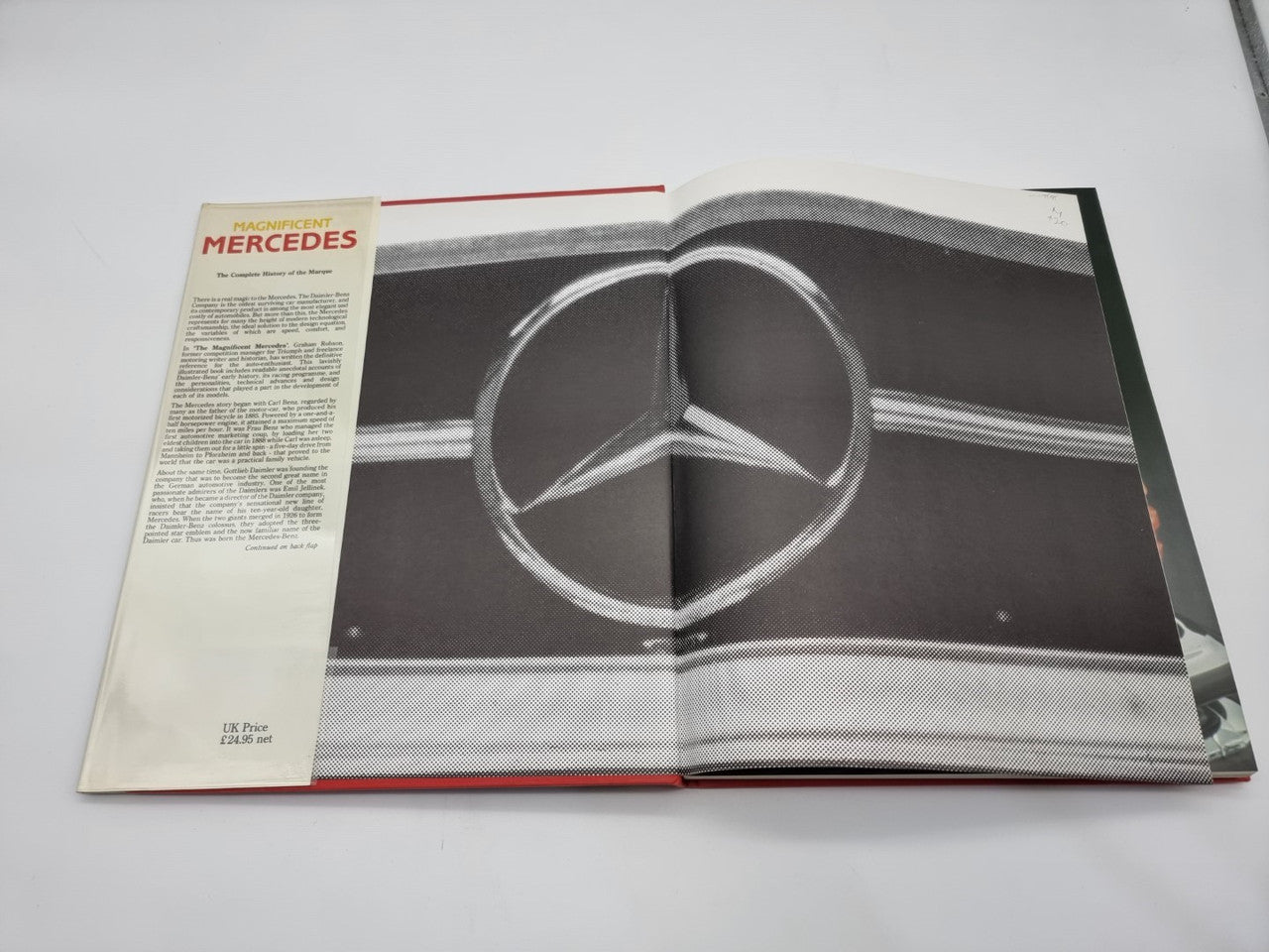 Magnificent Mercedes The Complete History Of The Marque (Graham Robson, 1988)