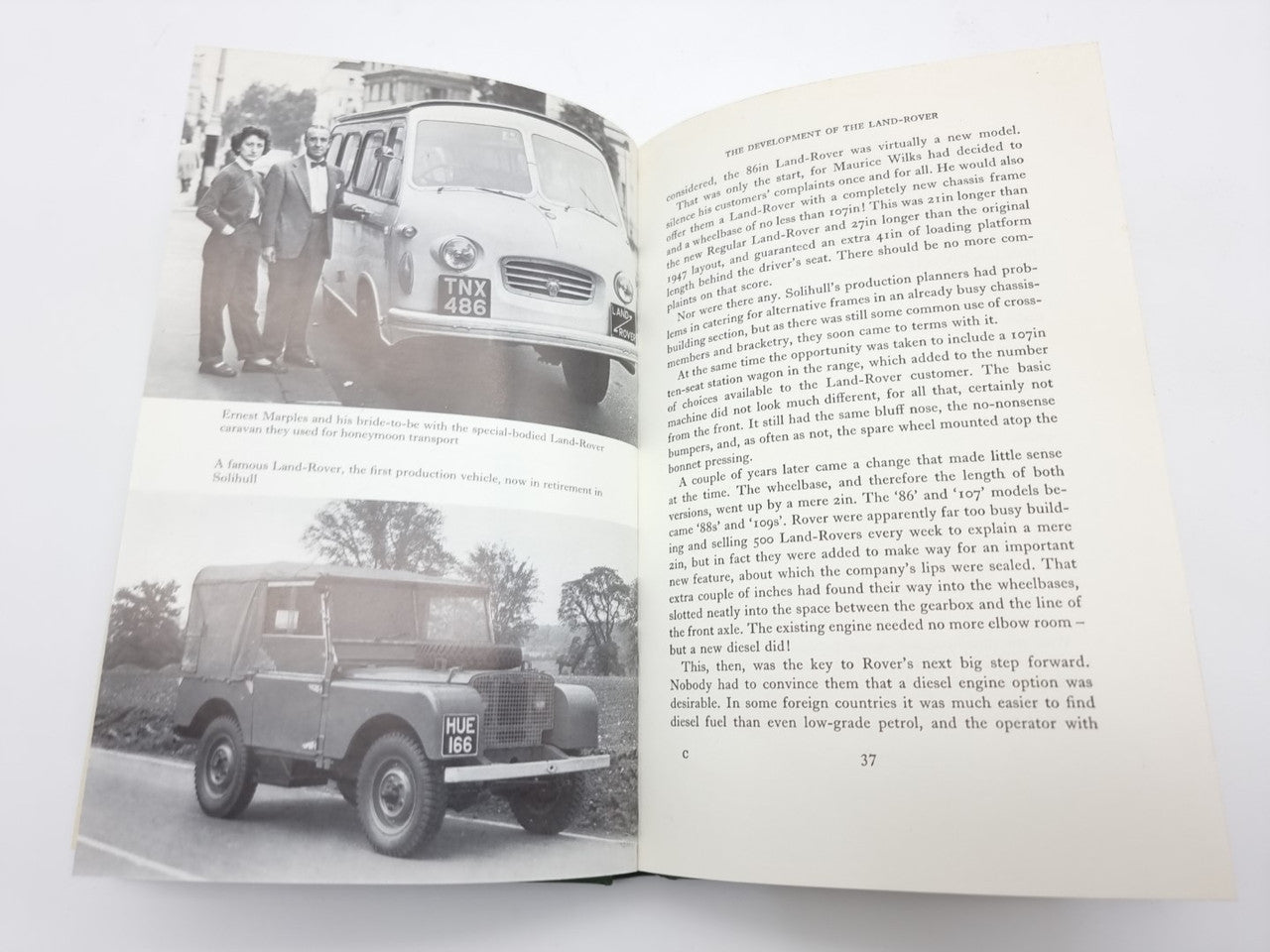 The Land Rover - Workhorse of the World (Graham Robson, 1977)