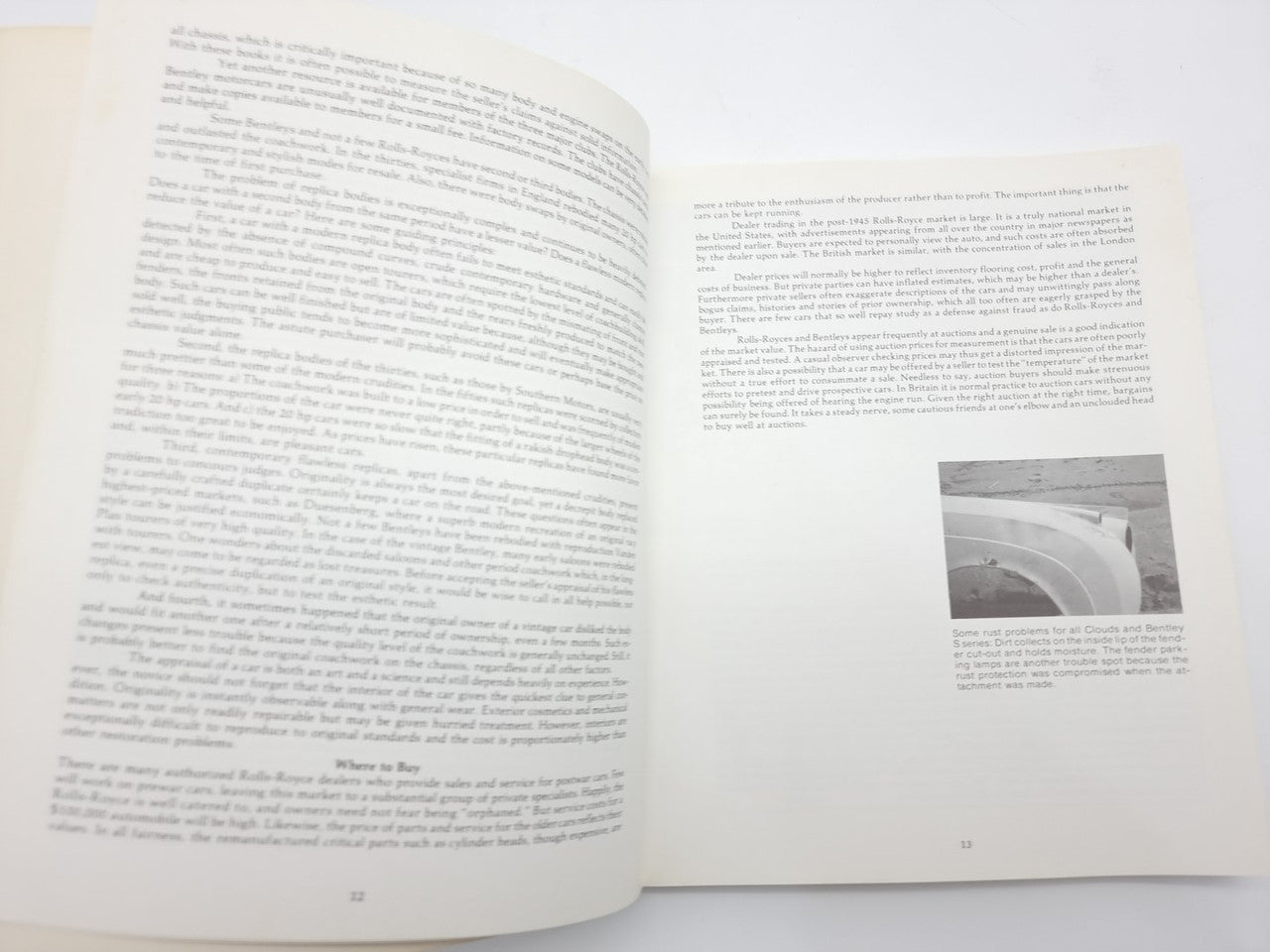 Rolls-Royce and Bentley Illustrated Buyer's Guide (Paul R. Woundeberg, 1987)