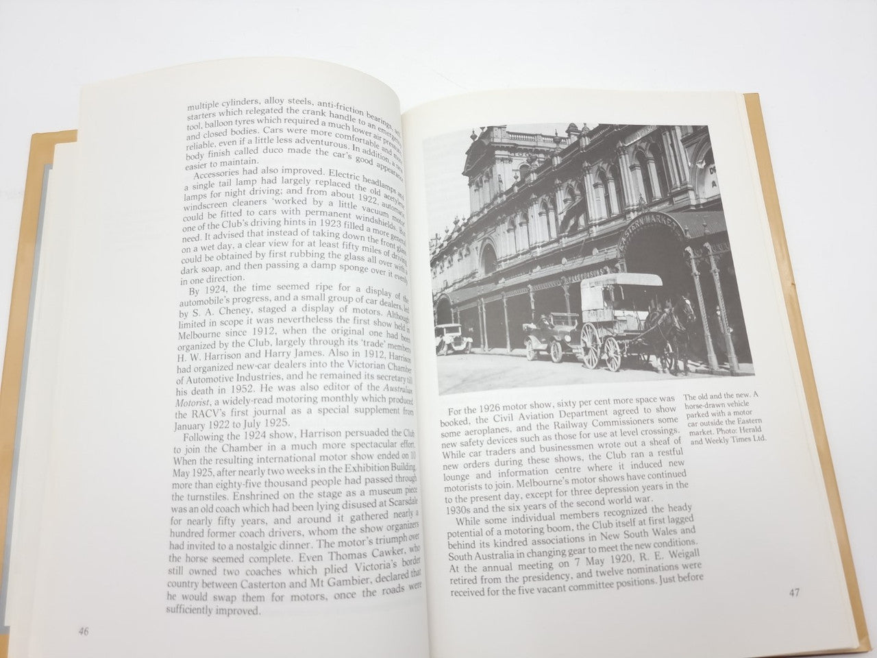 The Crown Of The Road The Story of The RACV (Susan Priestley, 1983)