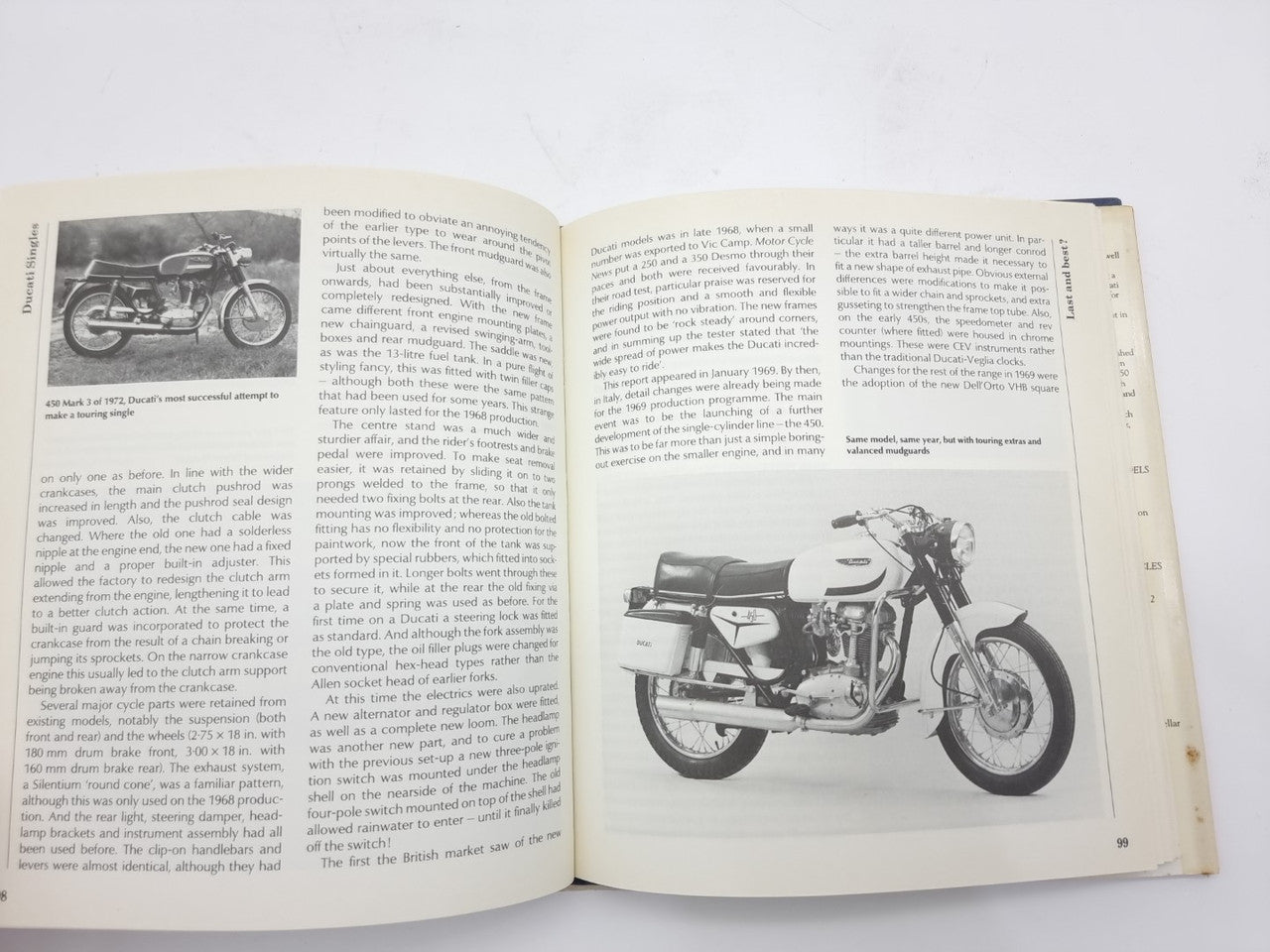 Ducati Singles - All Two- and Four-stroke Single-cylinder Motorcycles Including Mototrans - 1945 Onwards (Mick Walker, 1985)