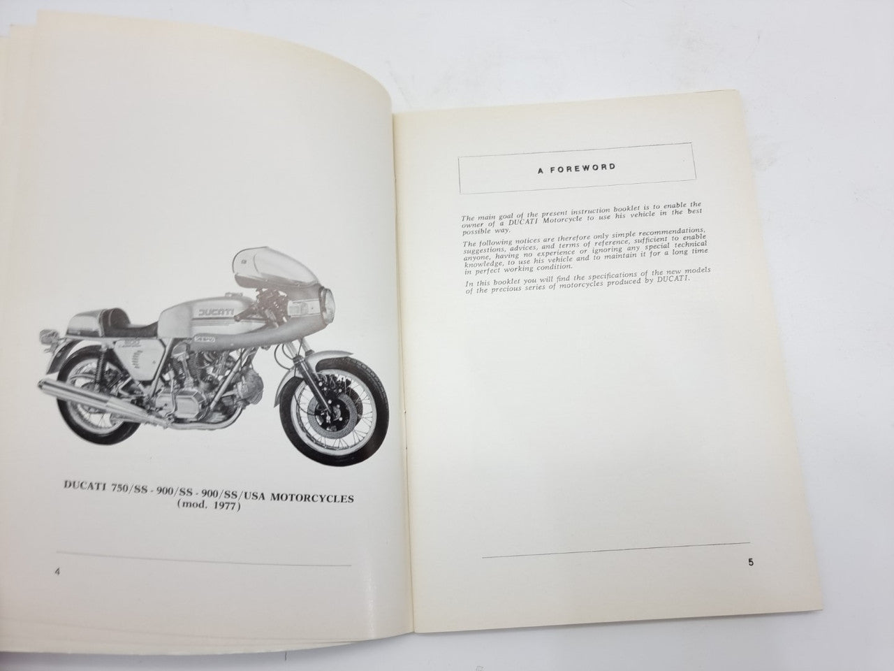 Ducati 750ss, 900ss Desmo Instructions for Use and Maintenance