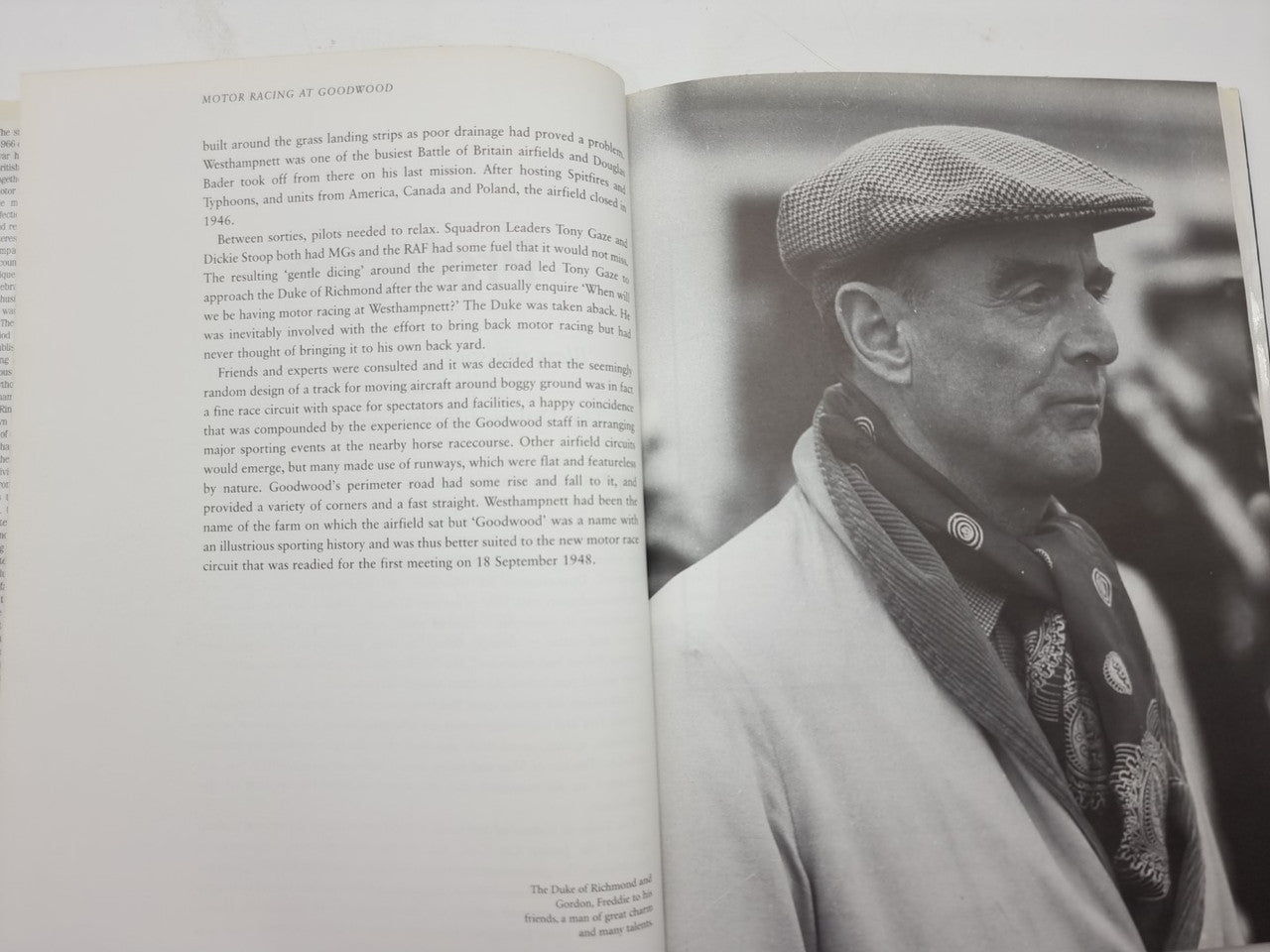 Motor Racing at Goodwood - An Illustrated History (Robert Barker, 2002)