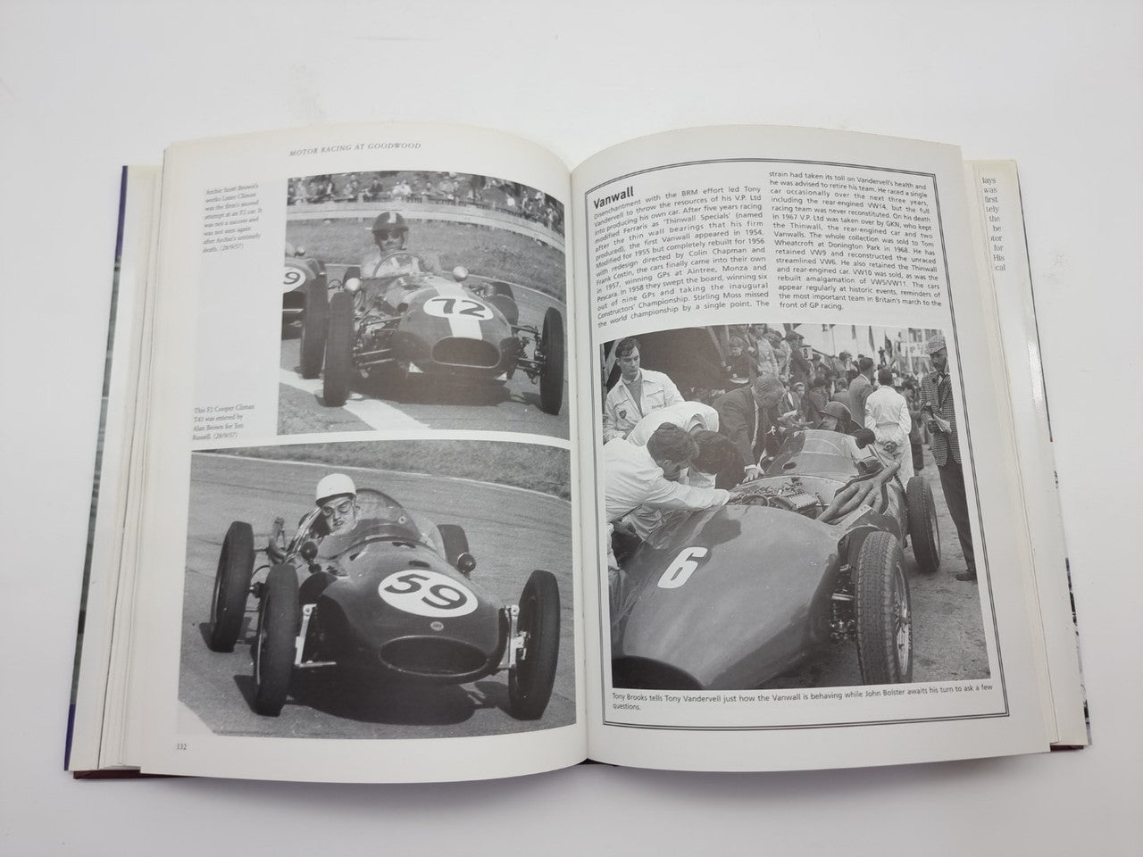 Motor Racing at Goodwood - An Illustrated History (Robert Barker, 2002)