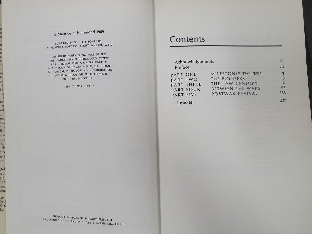 Motorcade - Dictionary of Motoring History (Maurice Hammond, 1969) (9780713516098)