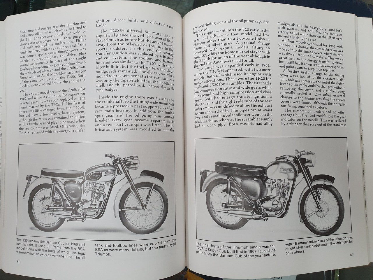 Illustrated Triumph Motorcycle Buyer's Guide (Roy H. Bacon, Paperback 1989) (9780951420409)