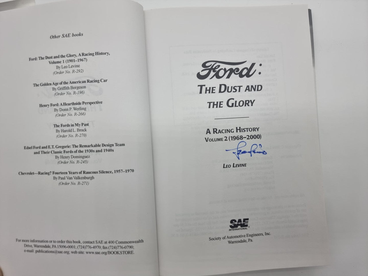 Ford The Dust and the Glory: A Racing History Volume 2 (1968 - 2000)